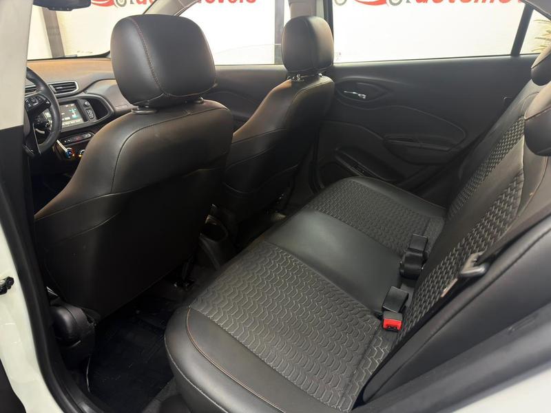 Chevrolet Onix Hatch LT 1.0 8V Flexpower 5P Mec. - foto 12