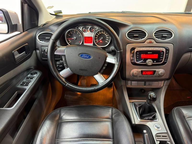 Ford Focus Ghia 2.0 Lfc - foto 11
