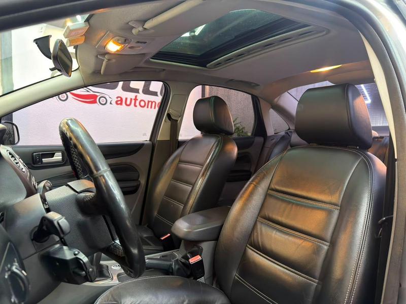 Ford Focus Ghia 2.0 Lfc - foto 14