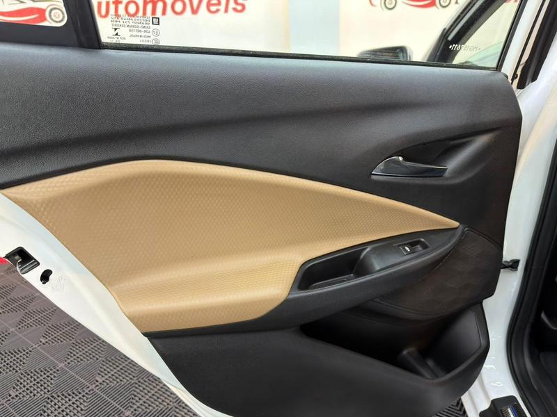 Chevrolet Onix Plus 10tat - foto 17