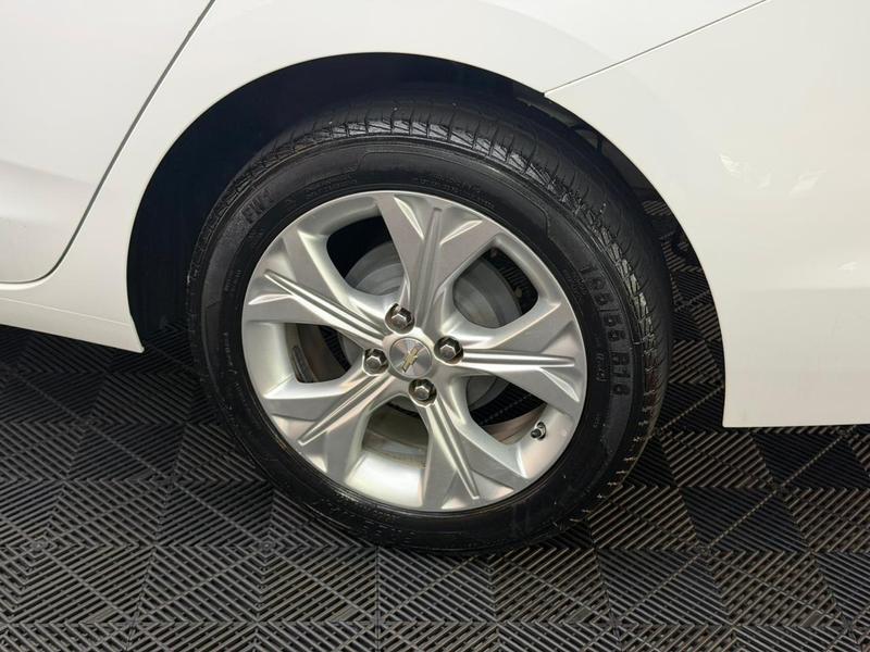 Chevrolet Onix Plus 10tat - foto 7
