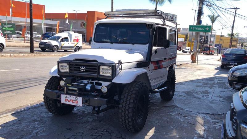 TOYOTA BANDEIRANTE JIPE