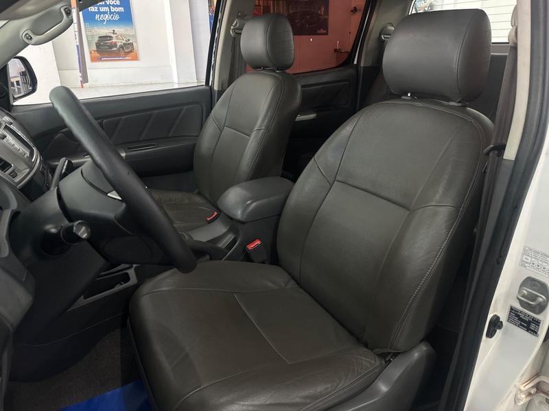 Toyota Hilux Cd4x4 Srv - foto 3