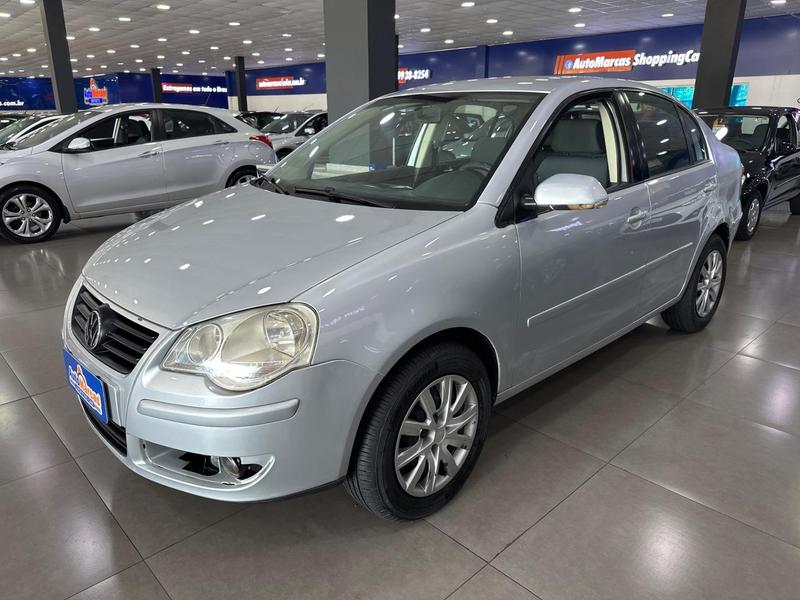 VOLKSWAGEN POLO SEDAN 1.6