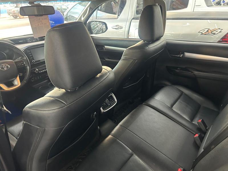 Toyota Hilux Cd 4X4 2.8 Diesel Mec. - foto 5