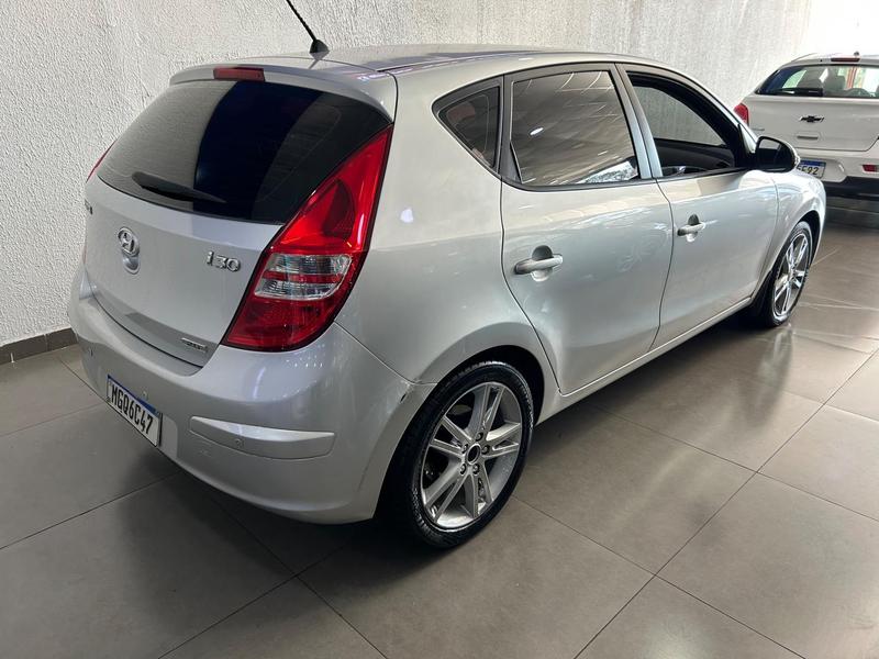 Hyundai i30 2.0 16V 145cv 5P Aut. - foto 2