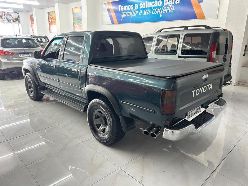 Toyota Hilux 2cdl Srv - foto 2