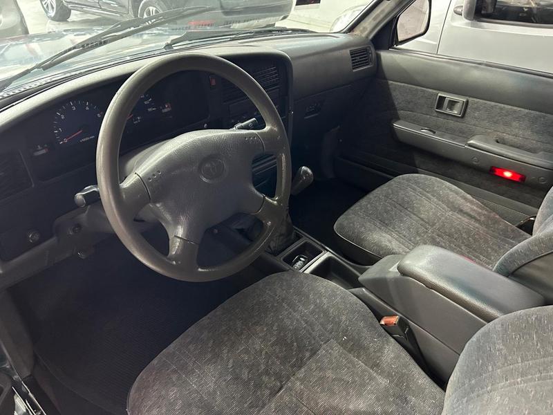 Toyota Hilux 2cdl Srv - foto 3