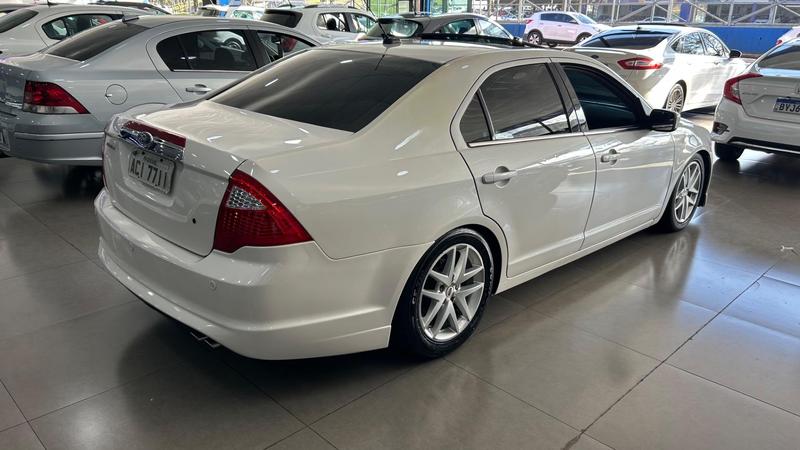 Ford Fusion - foto 2