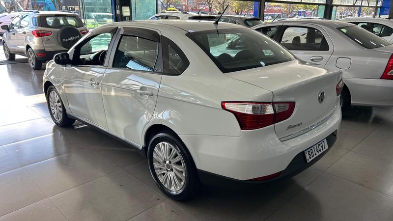 Fiat Siena Essence 1.6 - foto 2