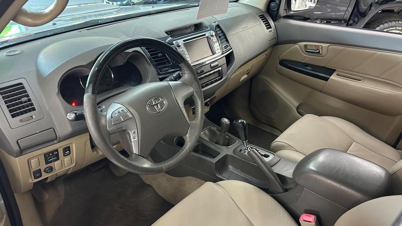 Toyota SW4 Srv D4 D 4X4 3.0 TDI Dies. Automático - foto 3