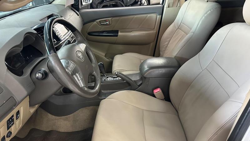 Toyota SW4 Srv D4 D 4X4 3.0 TDI Dies. Automático - foto 5