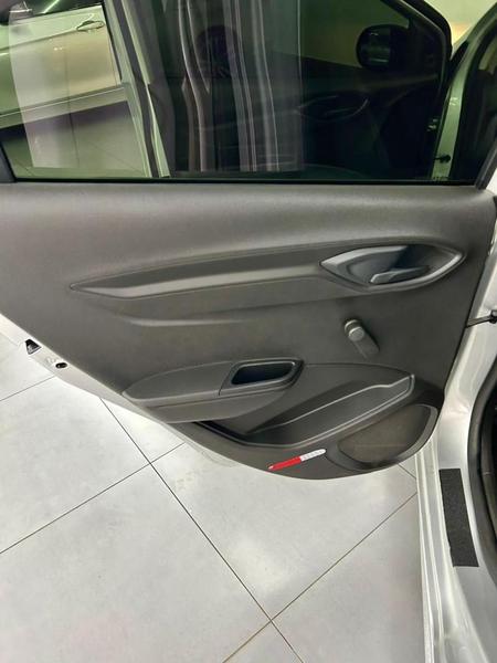 Chevrolet Onix Plus Joy Black - foto 7