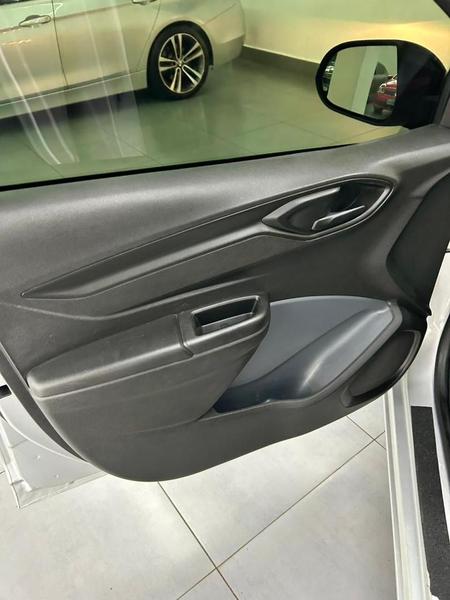 Chevrolet Onix Plus Joy Black - foto 12