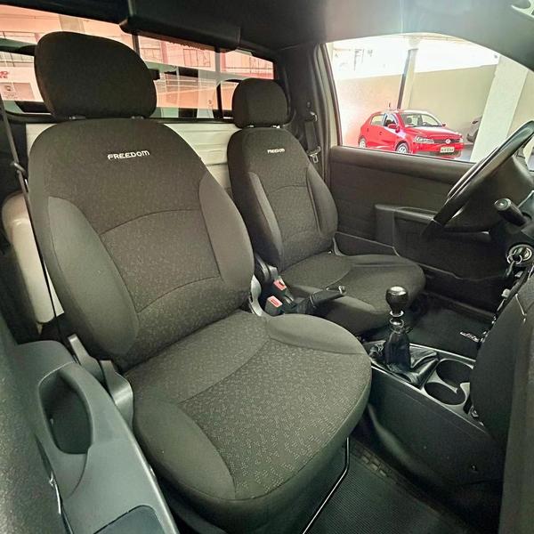 Fiat Strada Freedom 1.4 8V Cs - foto 4