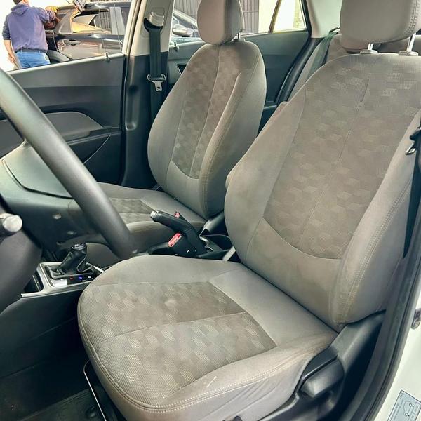 Hyundai HB20S 1.6 Comfort Plus 16V Flex 4P Automático - foto 4