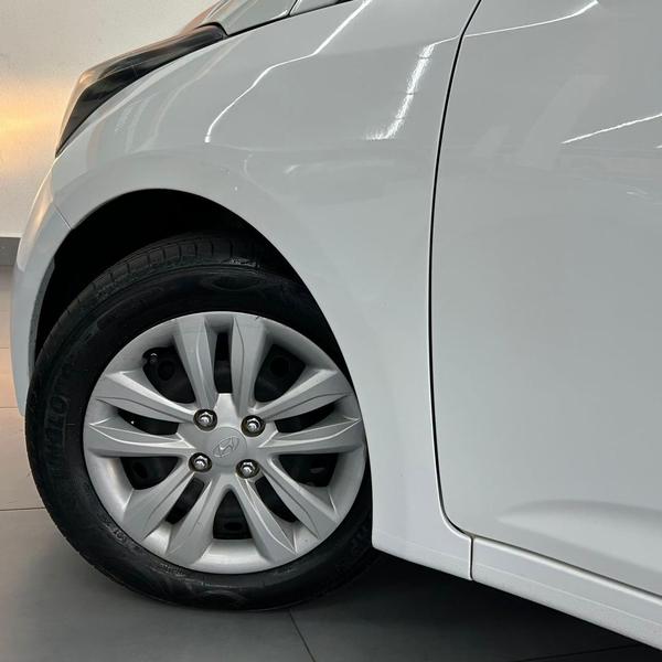 Hyundai HB20S 1.6 Comfort Plus 16V Flex 4P Automático - foto 9