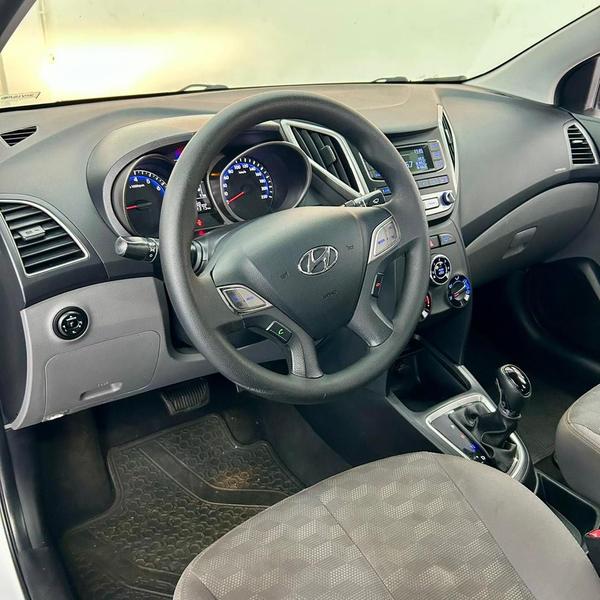 Hyundai HB20S 1.6 Comfort Plus 16V Flex 4P Automático - foto 3