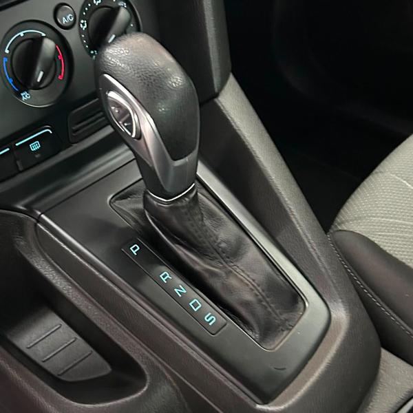 Ford Focus Sedan 2.0 Se Plus 16V Flex 4P Powershift - foto 9
