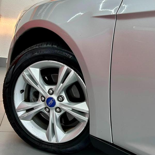 Ford Focus Sedan 2.0 Se Plus 16V Flex 4P Powershift - foto 17