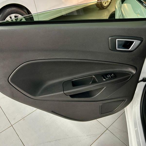 Ford Fiesta Hatch Fiesta Titanium 1.6 16V Flex Automático - foto 16