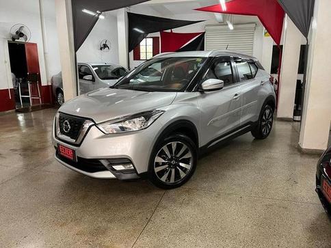 NISSAN KICKS SV CVT