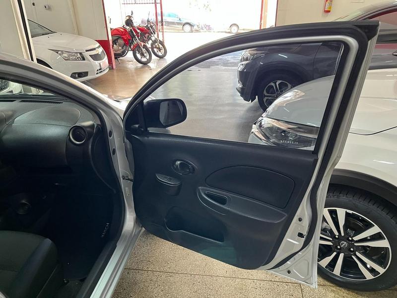 Nissan March 1.0 Flex - foto 12