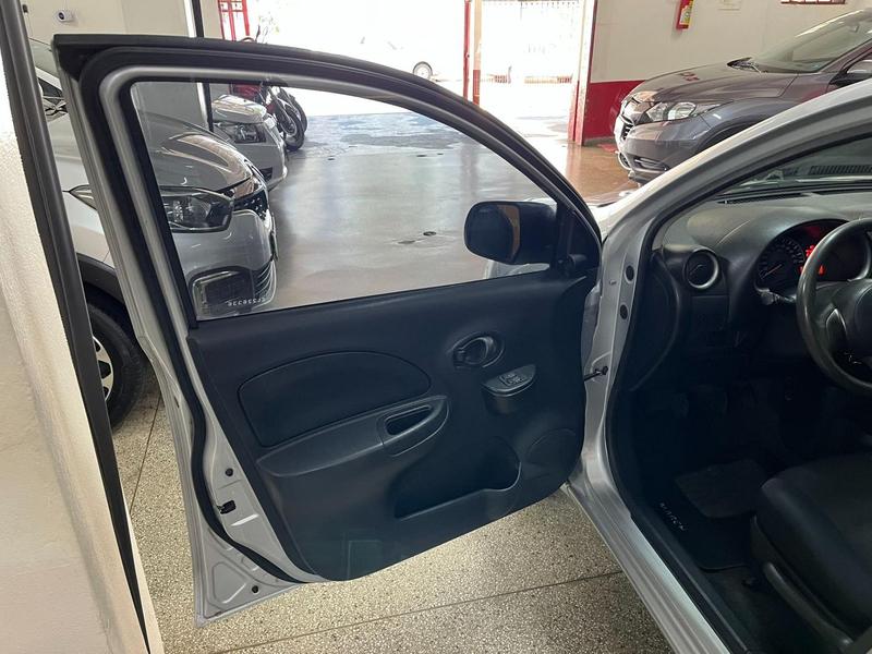 Nissan March 1.0 Flex - foto 14