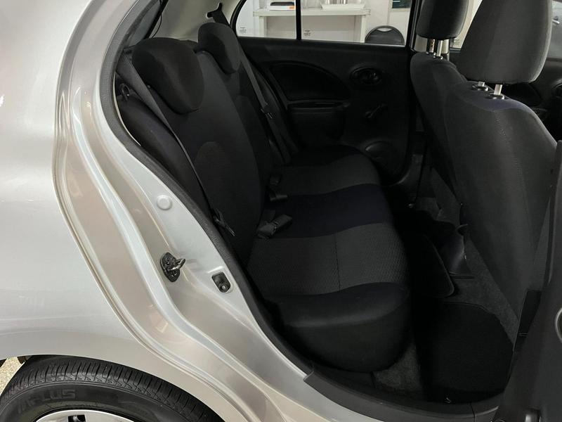 Nissan March 1.0 Flex - foto 9