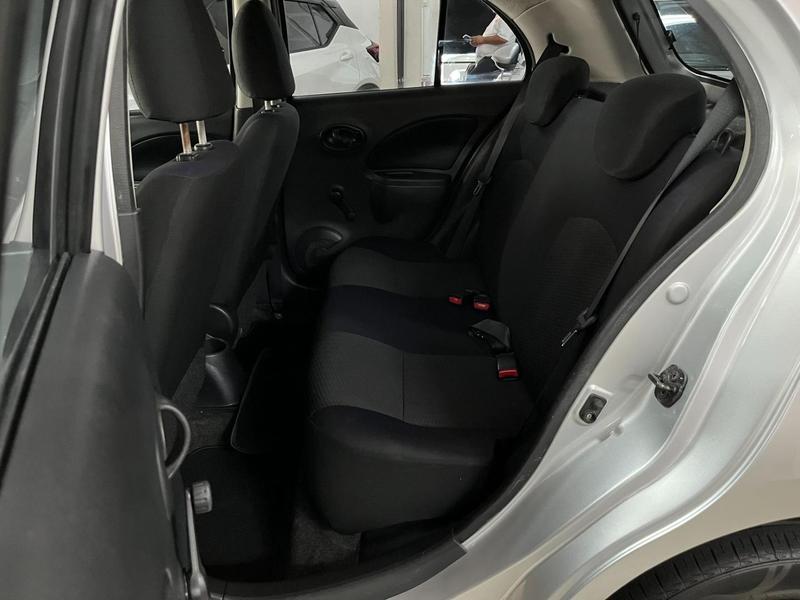 Nissan March 1.0 Flex - foto 11