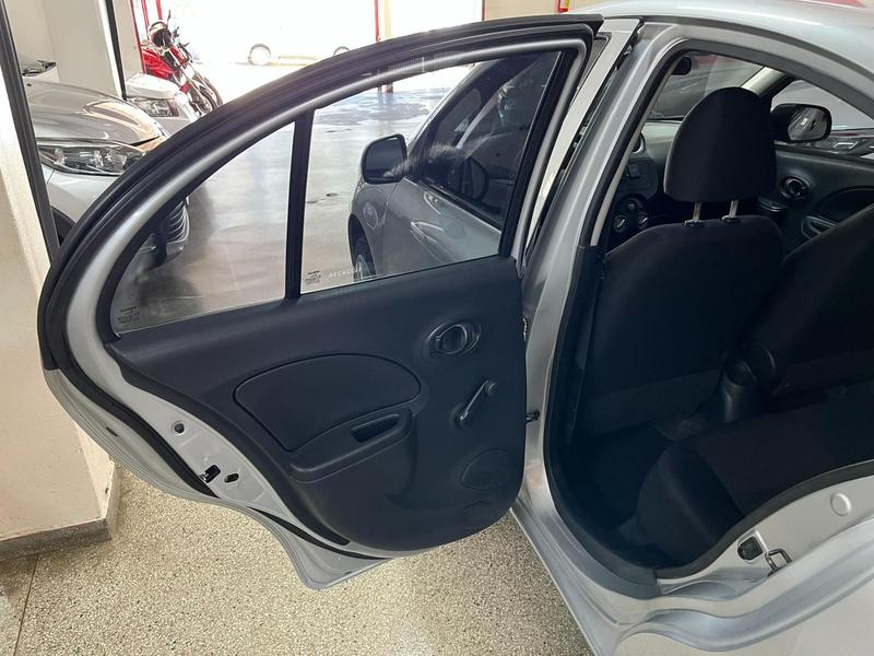 Nissan March 1.0 Flex - foto 10