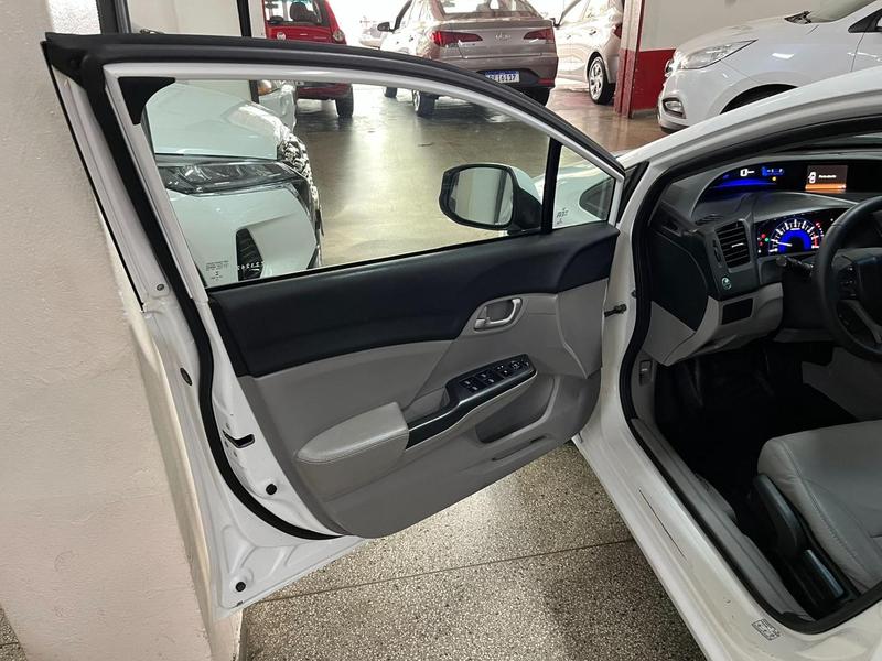 Honda Civic Lxs At - foto 14