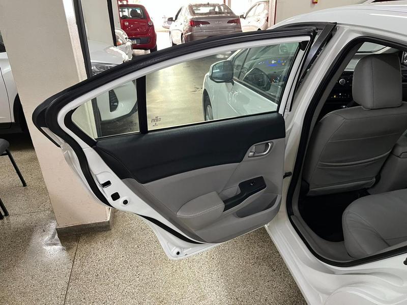 Honda Civic Lxs At - foto 10