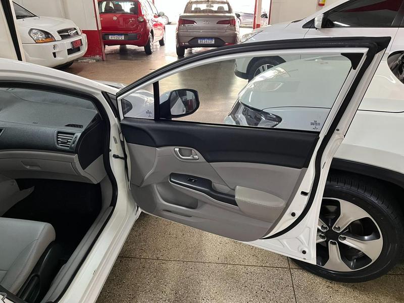 Honda Civic Lxs At - foto 12