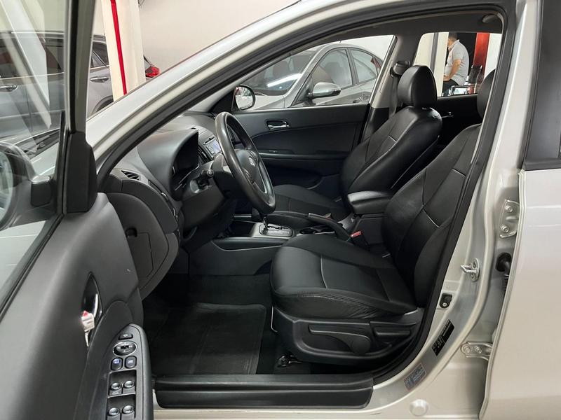 Hyundai i30 2.0 16V 145cv 5P Mec. - foto 15