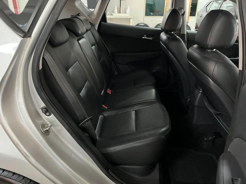 Hyundai i30 2.0 16V 145cv 5P Mec. - foto 9
