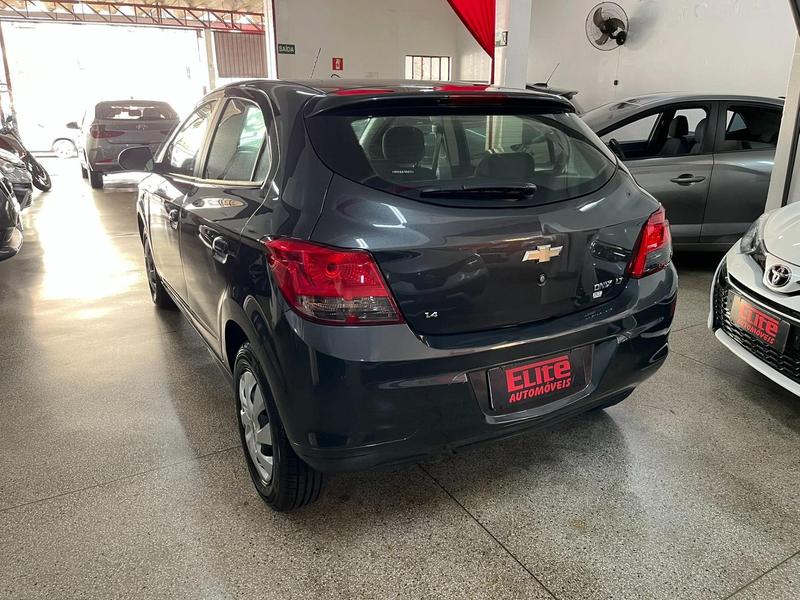Chevrolet Onix 14mt LT - foto 4