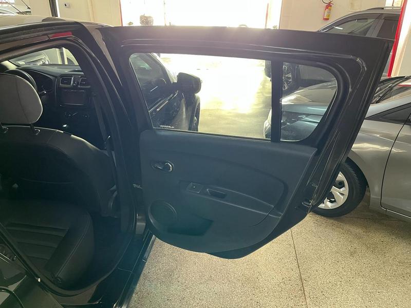 Renault Sandero Int 1.6 CVT - foto 8