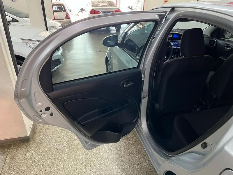 Toyota Etios Hb X Vsc At - foto 10