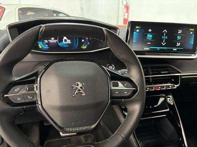 PEUGEOT E2008 GT 2023