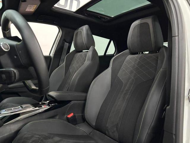 PEUGEOT E2008 GT 2023