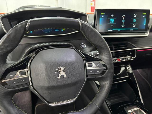 PEUGEOT E2008 GT 20239