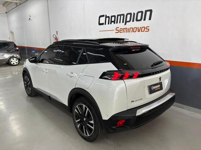 PEUGEOT E2008 GT 20233