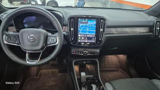 VOLVO C40 8 ULTIMATE 20237