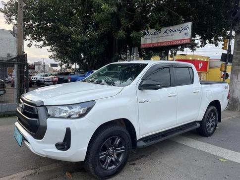 TOYOTA HILUX 2.8 SR 4X4 CD 16V DIESEL 4P AUT