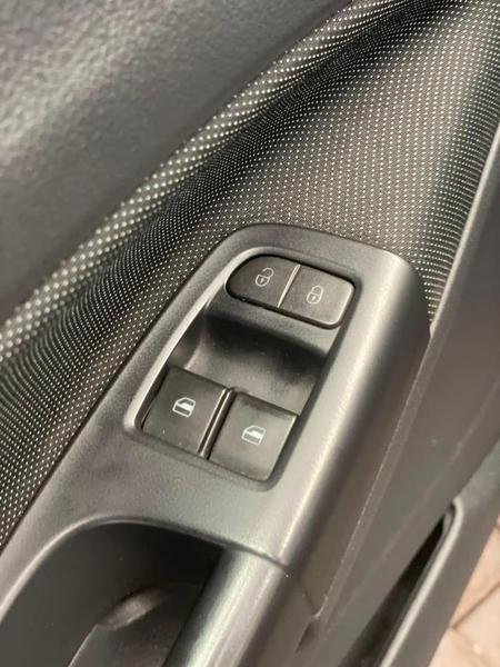 Volkswagen Voyage 16l - foto 11