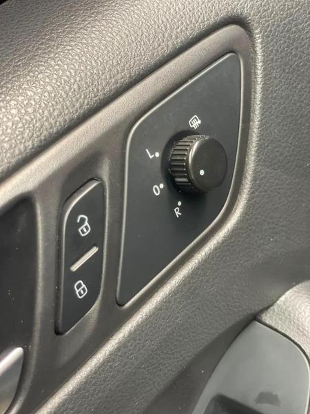 Volkswagen Jetta 2.0 - foto 12