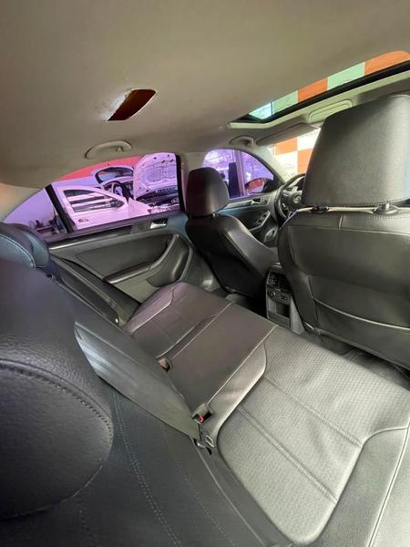 Volkswagen Jetta 2.0 - foto 17