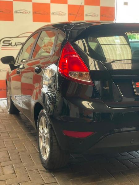 Ford Fiesta 16sel - foto 8