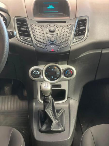Ford Fiesta 16sel - foto 14